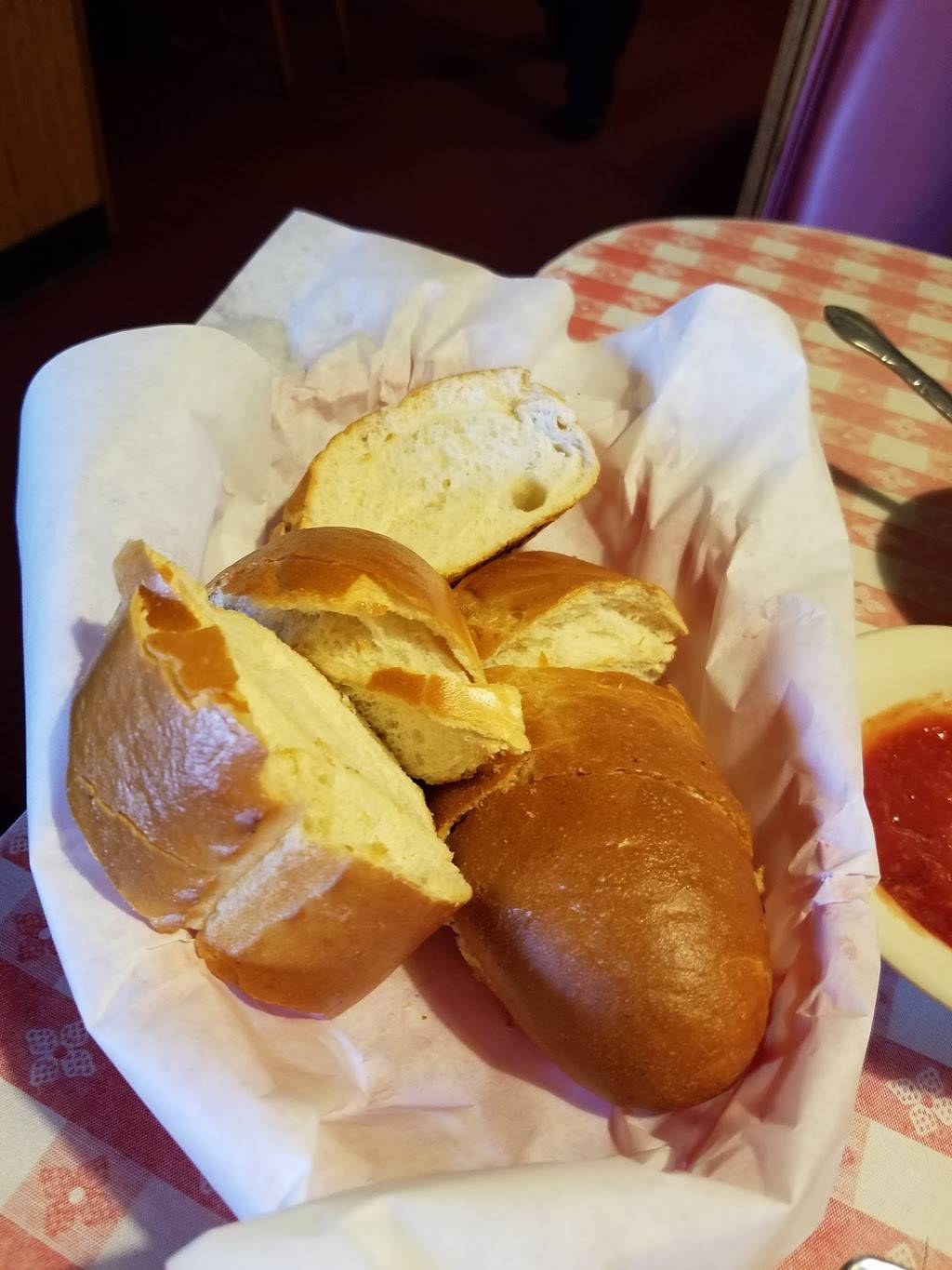 Filippis Pizza Grotto Santee | restaurant | 10767 Woodside Ave, Santee, CA 92071, USA | 6195627878 OR +1 619-562-7878