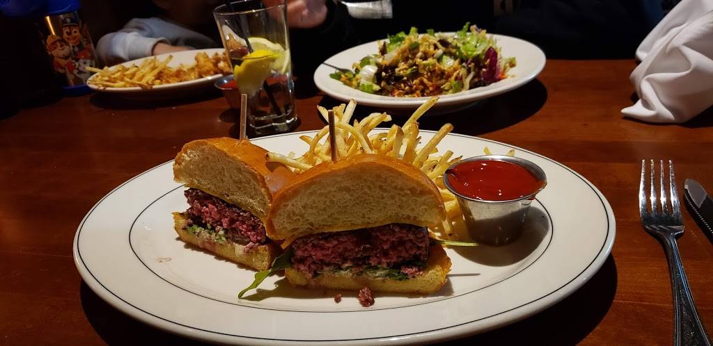 J. Alexanders | restaurant | 2800 W Big Beaver Rd, Troy, MI 48084, USA | 2488168379 OR +1 248-816-8379