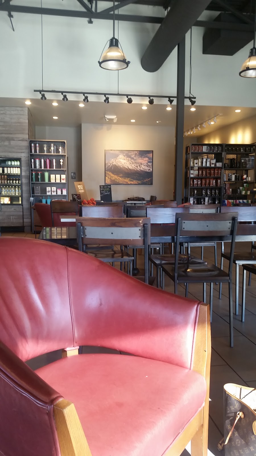 Starbucks | cafe | 2620 Woodgate Rd, Montrose, CO 81401, USA | 9702497633 OR +1 970-249-7633