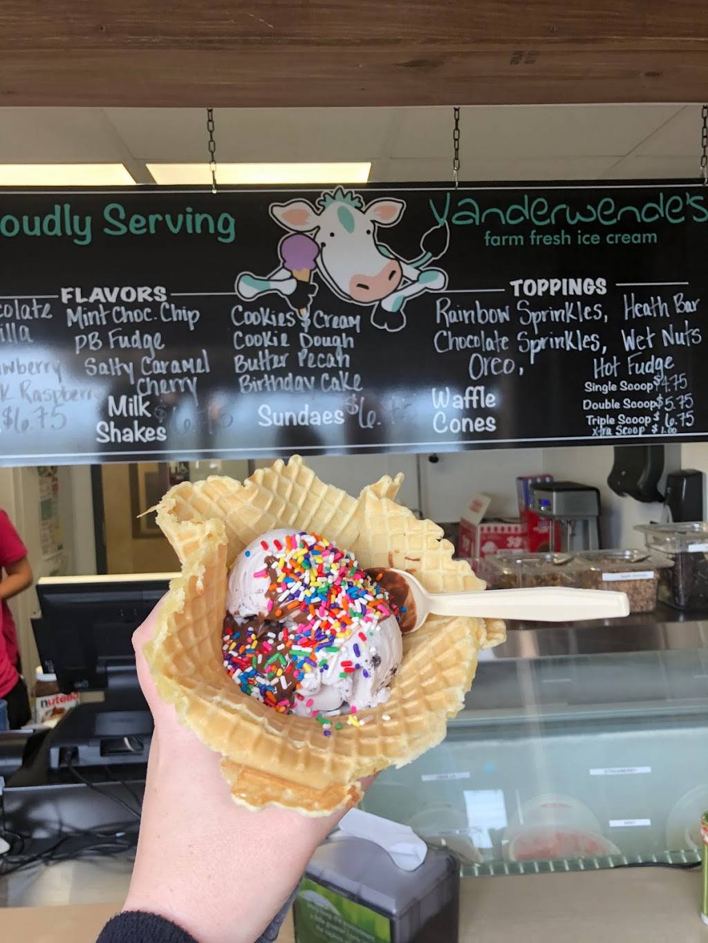 Kiwis Tiki Hut | restaurant | 101 N Boardwalk, Rehoboth Beach, DE 19971, USA | 3025672855 OR +1 302-567-2855