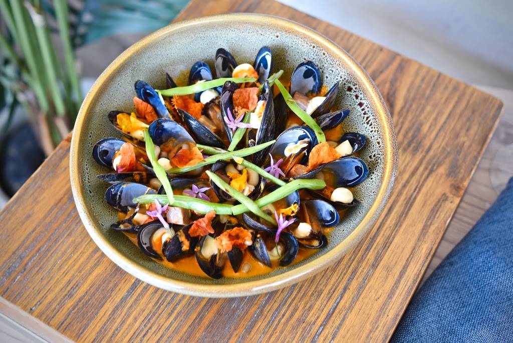 SOCIAL Huntington Beach | restaurant | 21214 Beach Blvd, Huntington Beach, CA 92648, USA | 7143747715 OR +1 714-374-7715