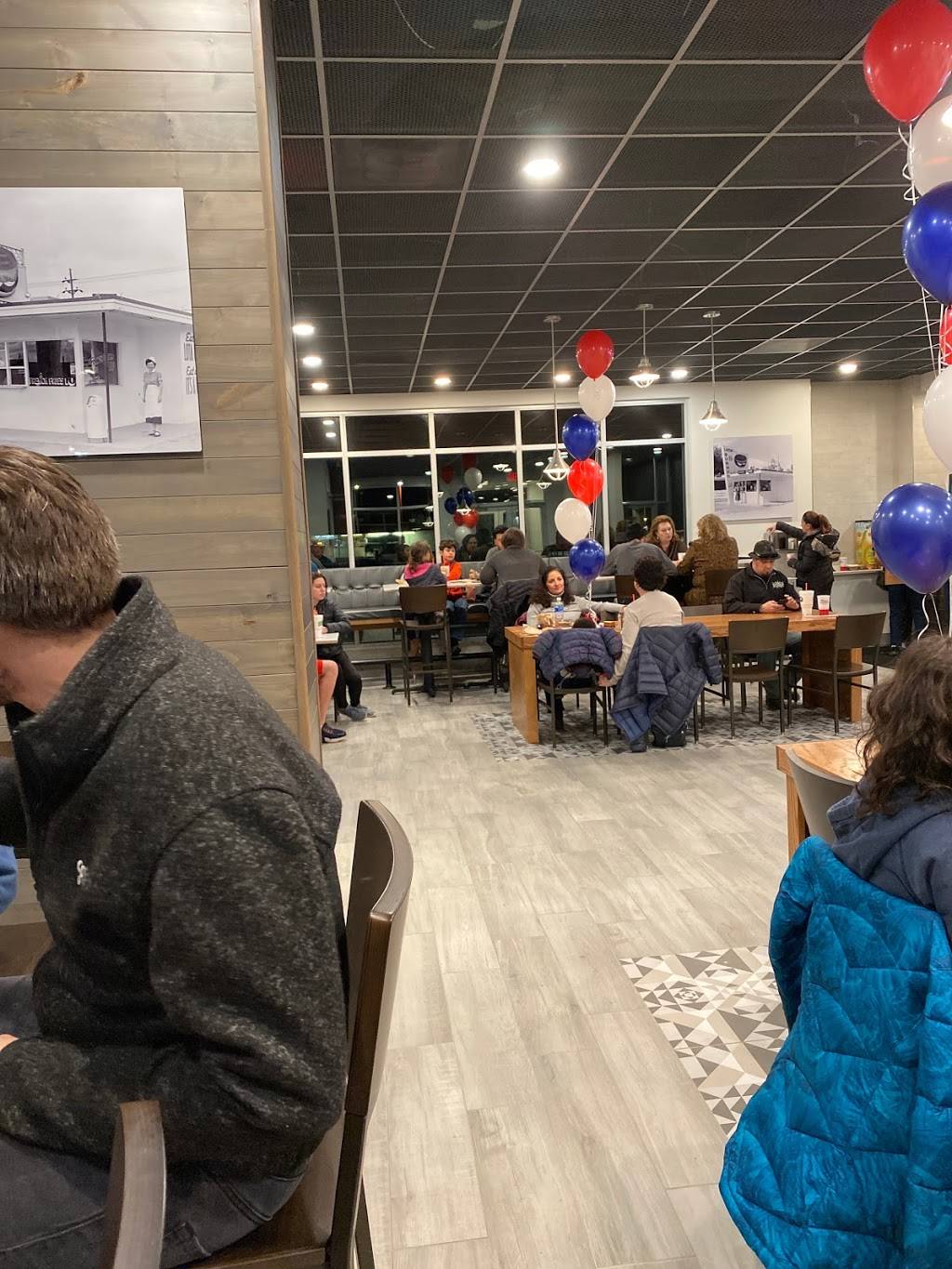 Blakes Lotaburger | restaurant | 1801 Juan Tabo Blvd NE, Albuquerque, NM 87112, USA | 5059160756 OR +1 505-916-0756