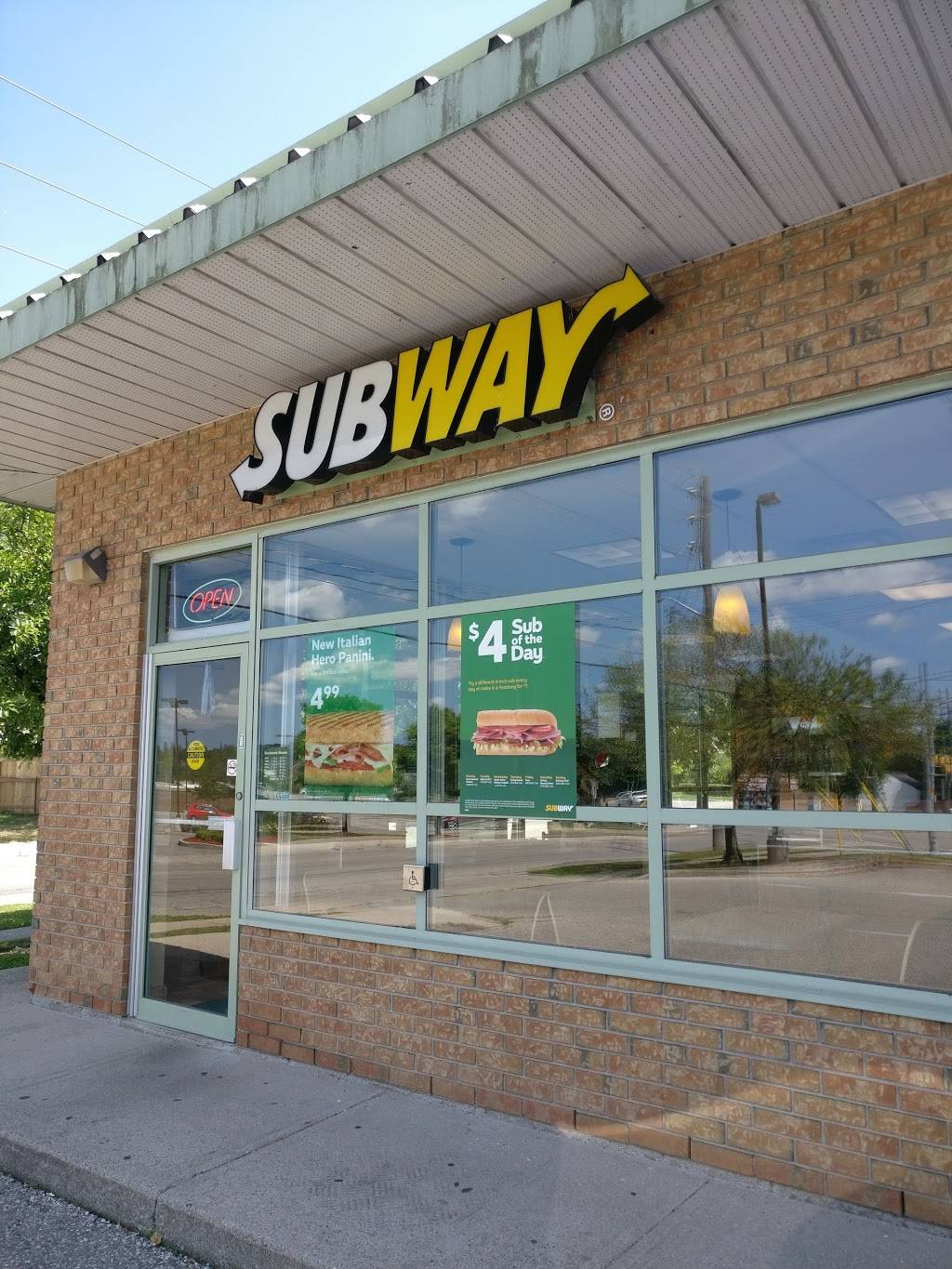 Subway | restaurant | The Eramosa Plaza, 247 Eramosa Rd Unit 5, Guelph, ON N1E 2M5, Canada | 5198217166 OR +1 519-821-7166