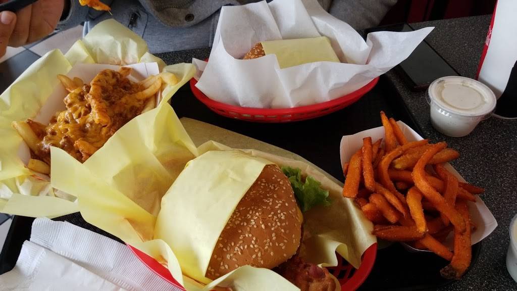 Brea’s Best Burgers | restaurant | 707 S Brea Blvd, Brea, CA 92821, USA | 7149902615 OR +1 714-990-2615