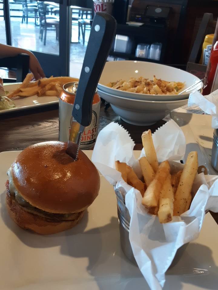 cold beers cheeseburgers, Cold Beers & Cheeseburgers | restaurant | 9828 W Northern Ave, Peoria, AZ 85345, USA | 6232335490 OR +1 623-233-5490