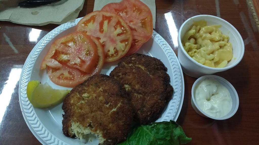 Smokin Ice House | restaurant | 5890 US-1, Grant, FL 32949, USA | 3219143988 OR +1 321-914-3988