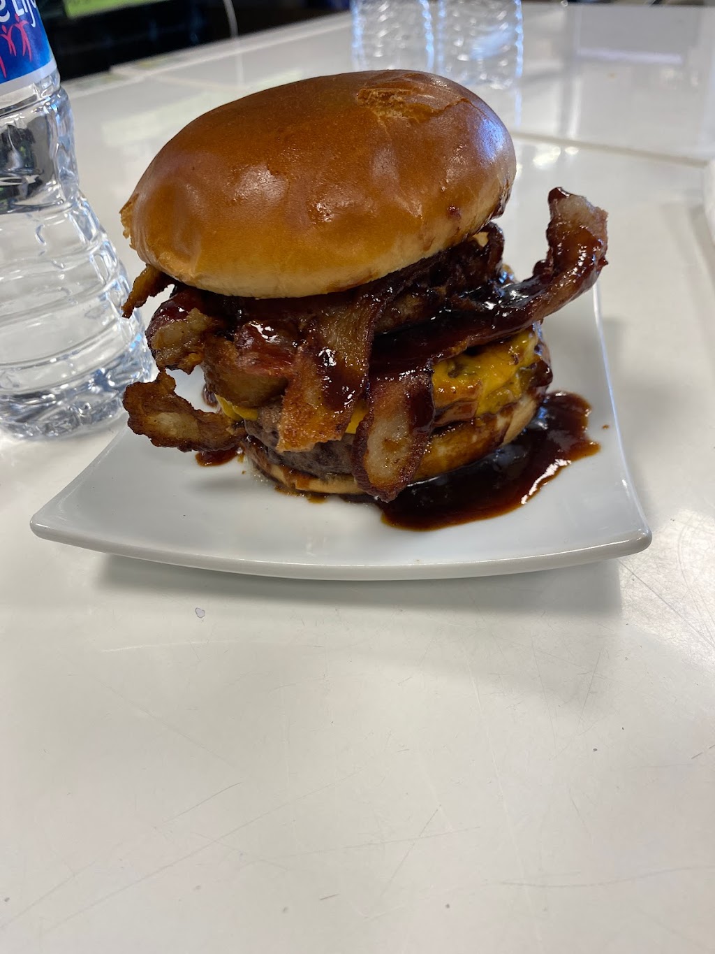 Atlas Burgers and Dogs | restaurant | 2707 Boston Ave, San Diego, CA 92113, USA | 6199256190 OR +1 619-925-6190