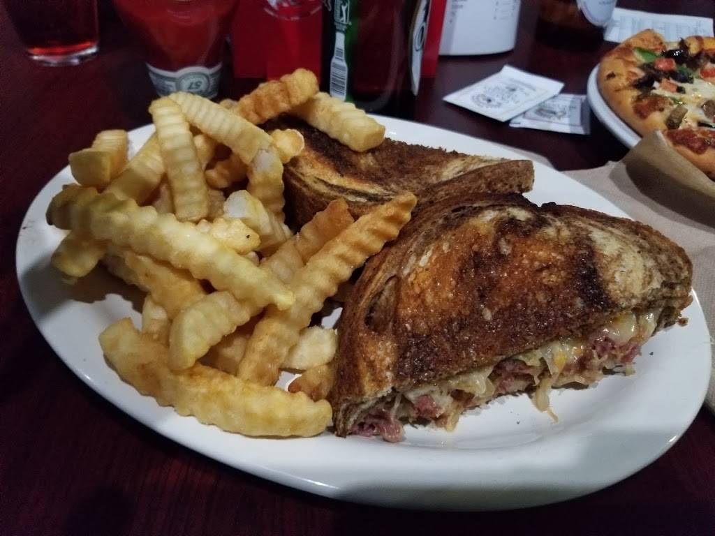 Lighthouse Bar & Grill | restaurant | 2505 S 132nd St, Omaha, NE 68144, USA | 4028858188 OR +1 402-885-8188