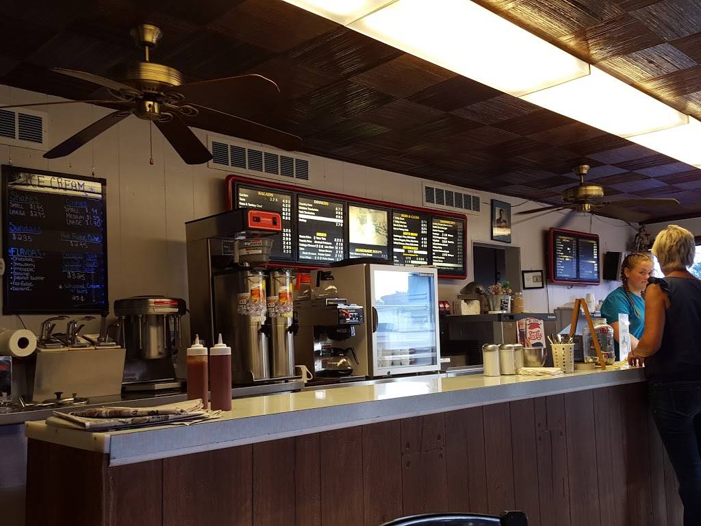 Little Town & Country Restaurant | restaurant | 355 US-42, Bedford, KY 40006, USA | 5022553582 OR +1 502-255-3582