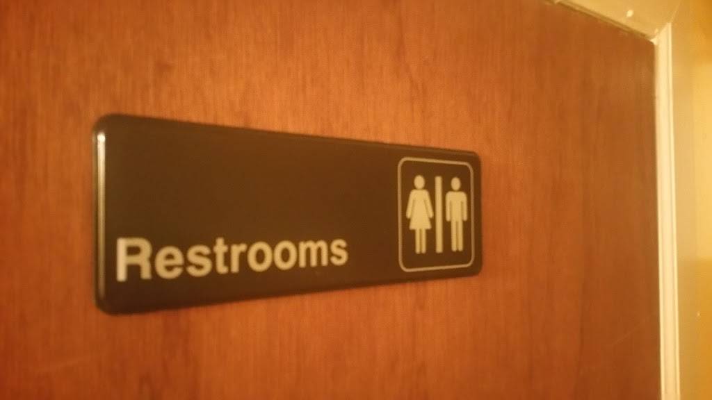 Susanna African Kitchen | restaurant | 6521 Woodland Ave, Philadelphia, PA 19142, USA | 2159216903 OR +1 215-921-6903