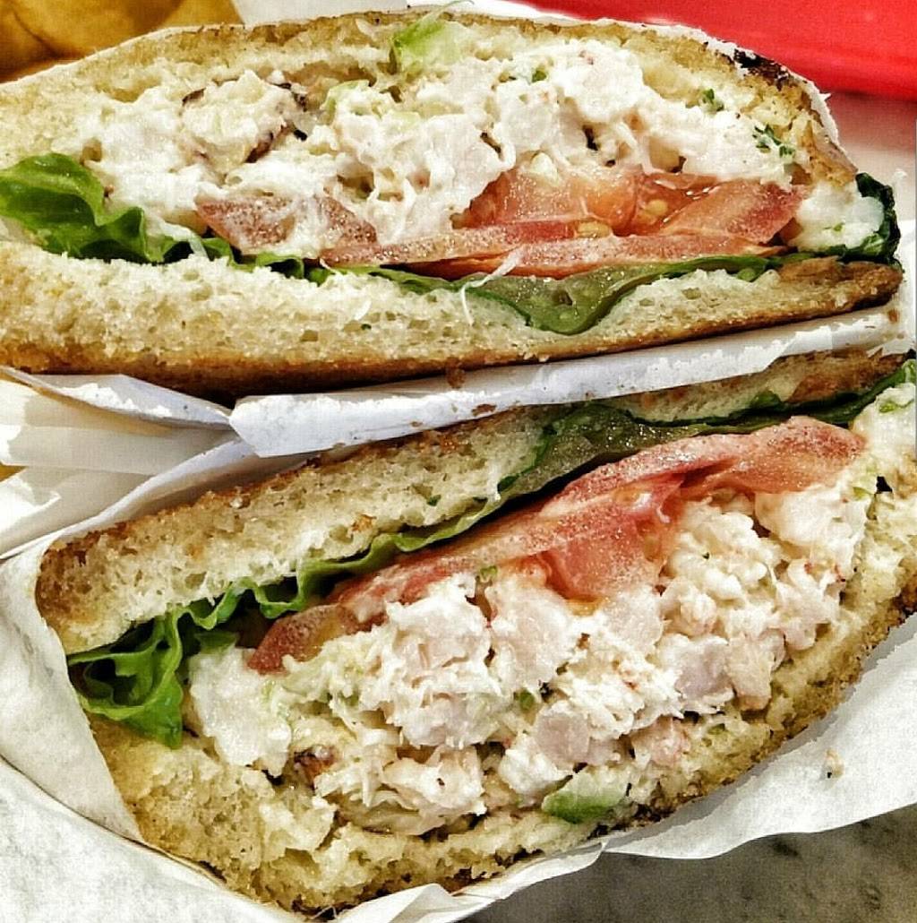 Chowders | restaurant | 2 Beach St, San Francisco, CA 94133, USA | 4153914737 OR +1 415-391-4737