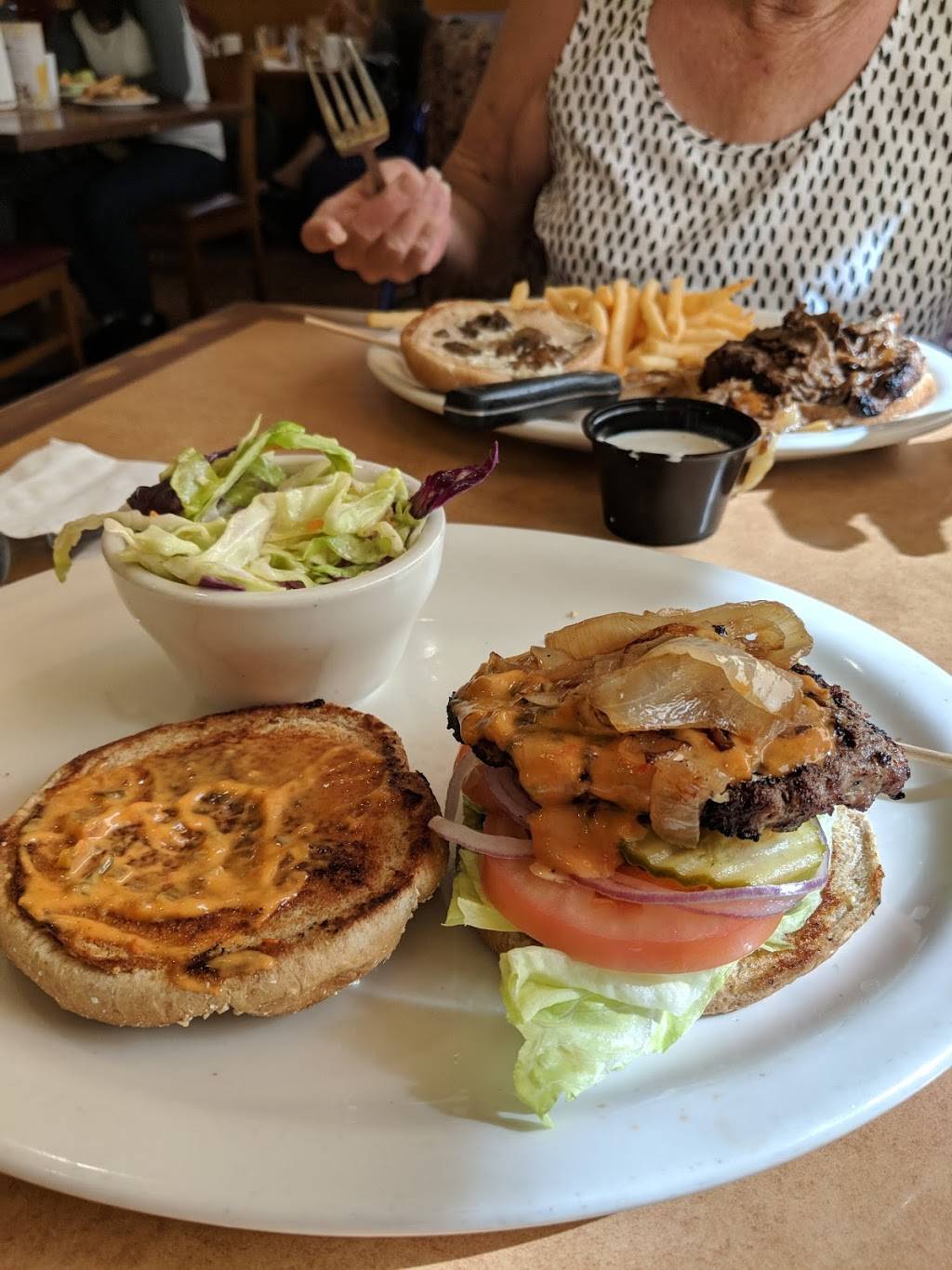 Cocos Bakery Restaurant | restaurant | 24930 Pico Canyon Rd, Stevenson Ranch, CA 91381, USA | 6612542776 OR +1 661-254-2776