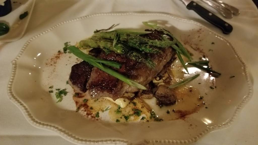 Lonzerottis Italian Restaurant | restaurant | 600 E State St, Jacksonville, IL 62650, USA | 2172437151 OR +1 217-243-7151