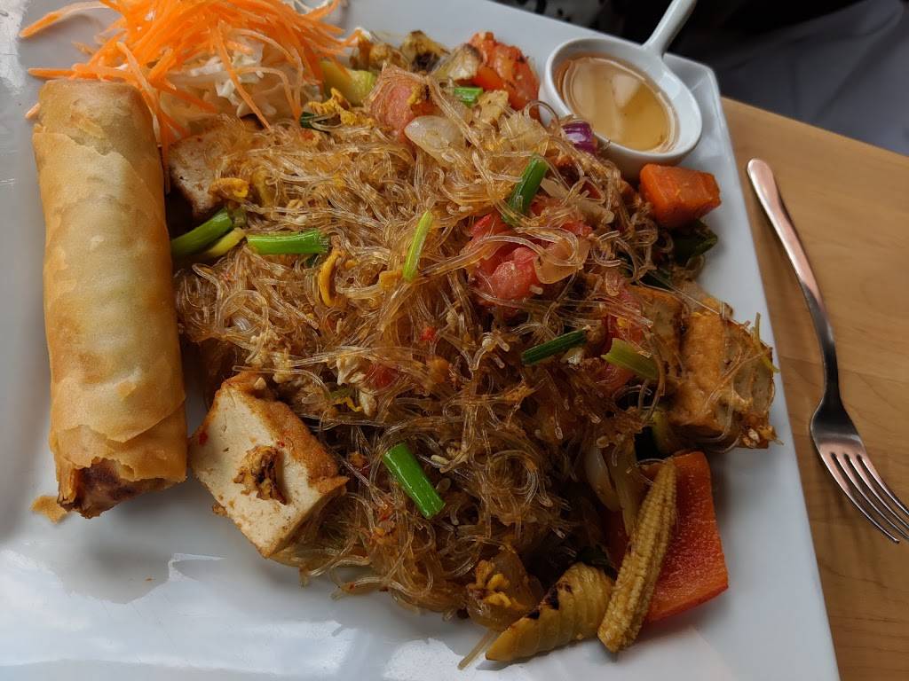 Koi Sushi & Thai | restaurant | 102 Lumber Dr # 200, Franklin, TN 37064, USA | 6155386018 OR +1 615-538-6018