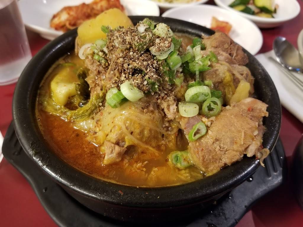 The Famous Owl of Minerva | restaurant | 5324 Yonge St, North York, ON M2N 5P9, Canada | 4162217275 OR +1 416-221-7275