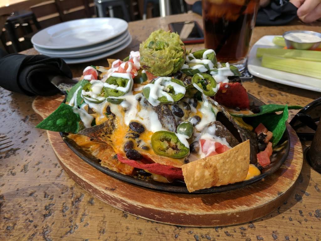 Hopscotch Craft Beer and Whiskey | restaurant | 136 E Commonwealth Ave, Fullerton, CA 92832, USA | 7148712222 OR +1 714-871-2222