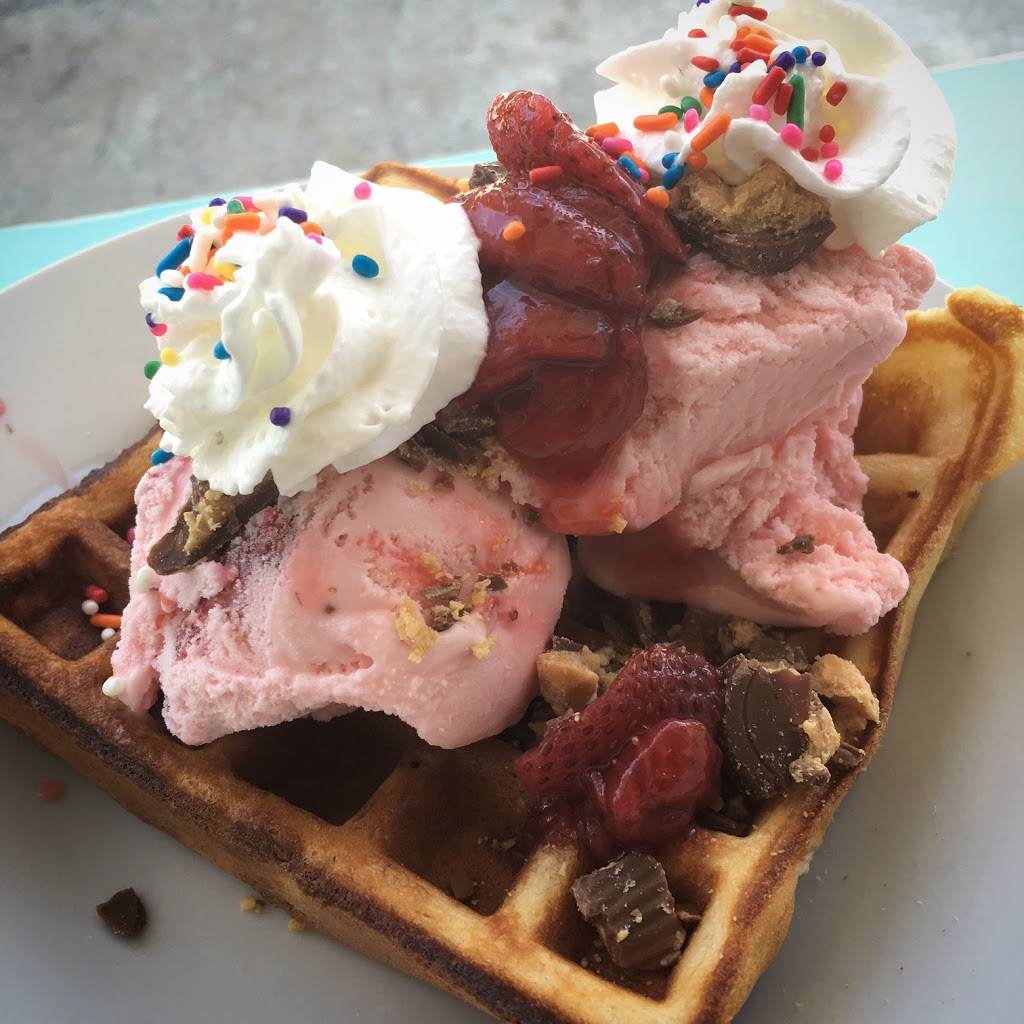 Tom Toms Cafe & Ice Cream | restaurant | 1154 County Hwy 110, Broadalbin, NY 12025, USA | 5188833030 OR +1 518-883-3030