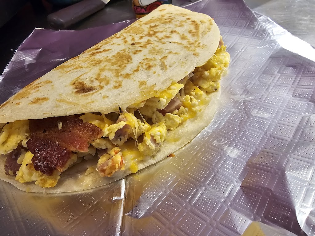 Taco-Dilla Sunrise | restaurant | 10915 TX-16 Suite B, Pipe Creek, TX 78063, USA | 8306883867 OR +1 830-688-3867
