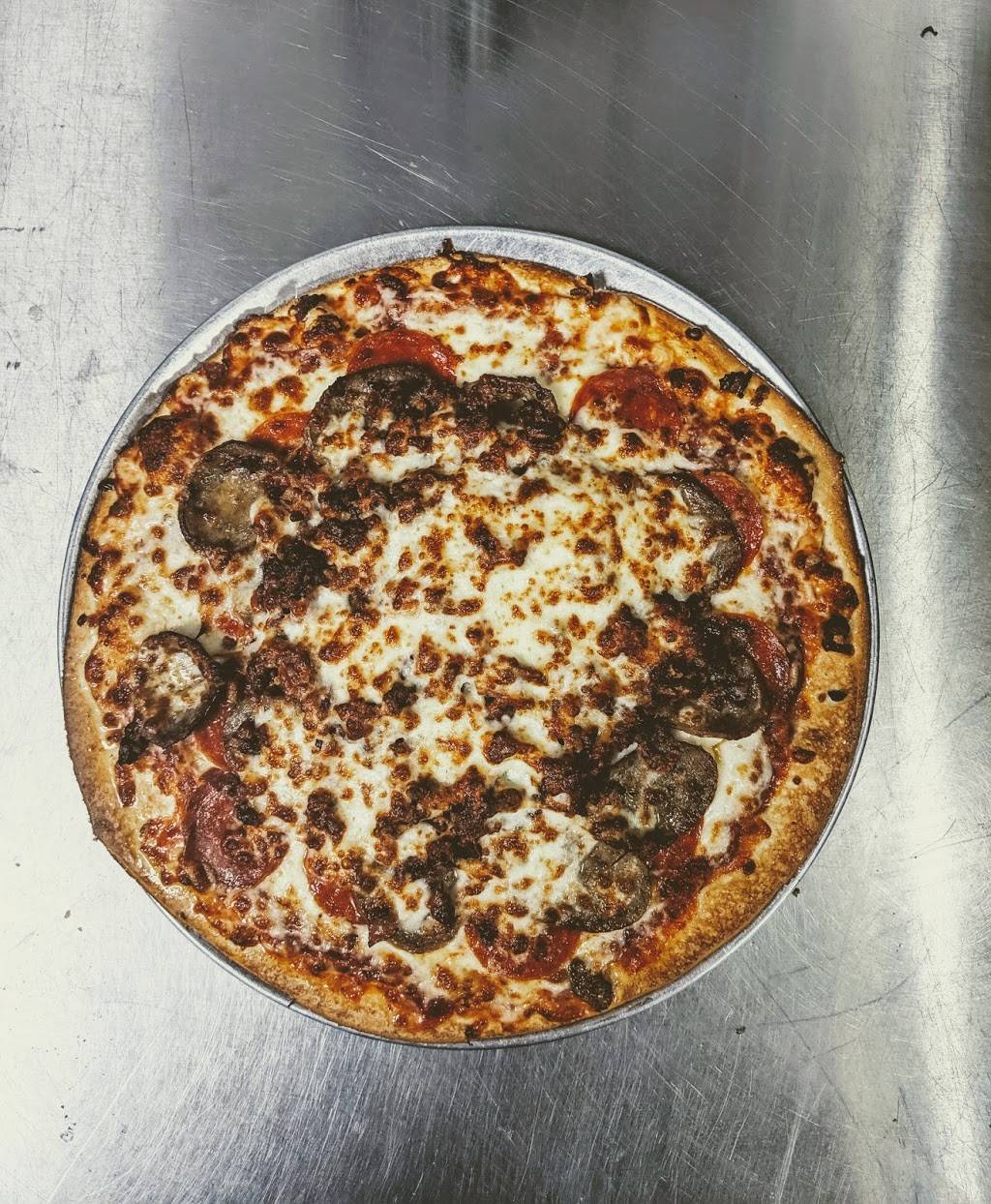 Luckys Pizza and Subhouse | restaurant | 9610, 815 Ocean Trail, Corolla, NC 27927, USA | 2525973222 OR +1 252-597-3222