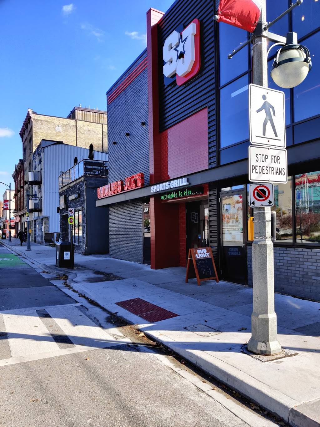 Shoeless Joes Sports Grill | restaurant | 89 King St, London, ON N6A 1C1, Canada | 5196016040 OR +1 519-601-6040