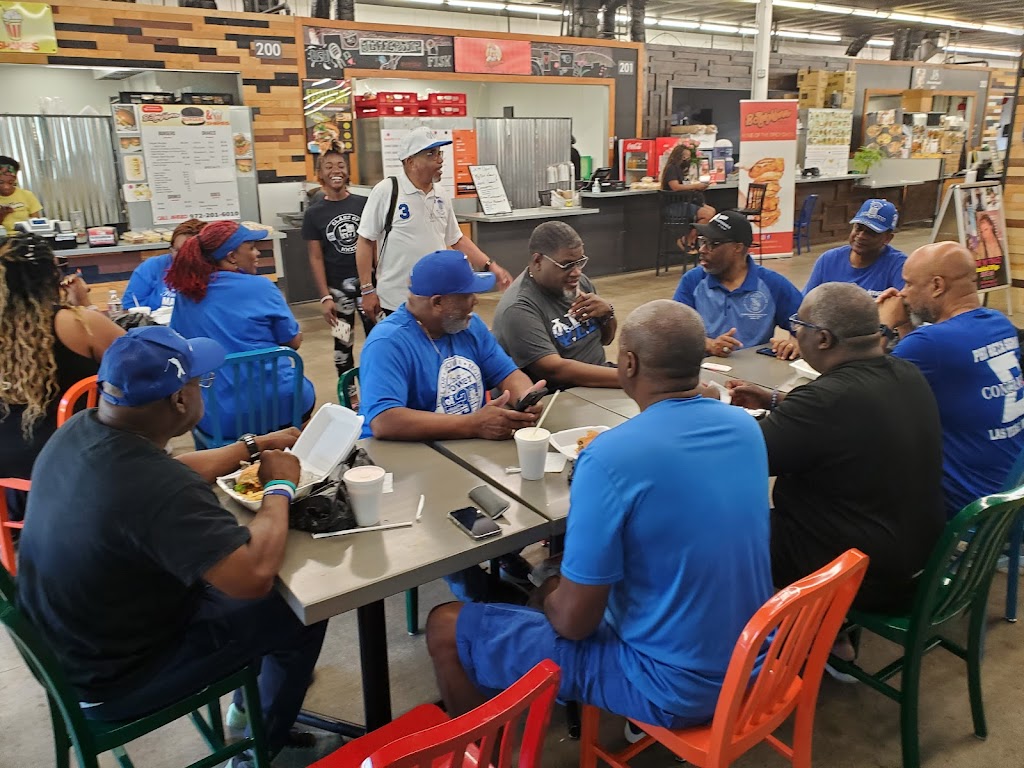 2 Neighborz Burgers and Shakes | restaurant | Market Center, 324 E Belt Line Rd, DeSoto, TX 75115, USA | 9722016010 OR +1 972-201-6010