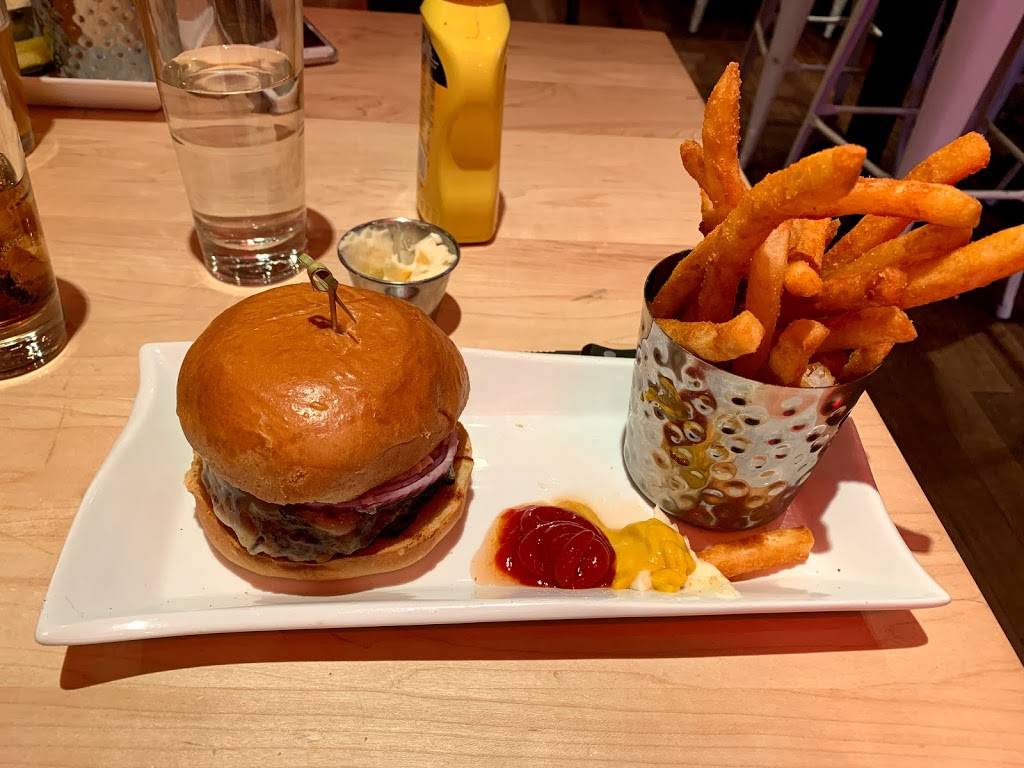 Sons of Boston | restaurant | 19 Union St, Boston, MA 02108, USA | 8573173815 OR +1 857-317-3815