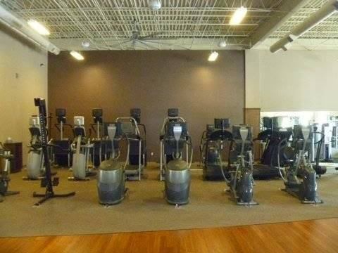 Ultimate Fitness & Training Center | restaurant | 11111 Greenbrier Rd, Minnetonka, MN 55305, USA | 9522418500 OR +1 952-241-8500