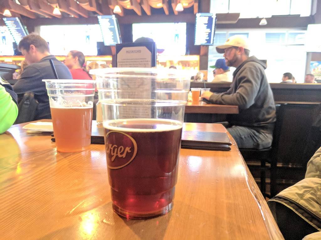 The Lodge Sports Grille | restaurant | 4209 SW Alaska St, Seattle, WA 98116, USA | 2063883337 OR +1 206-388-3337