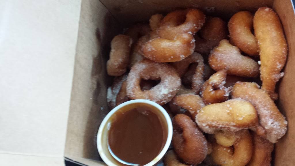 The Drive-Thru | bakery | 1801 E North Ave, Milwaukee, WI 53202, USA | 4142879900 OR +1 414-287-9900