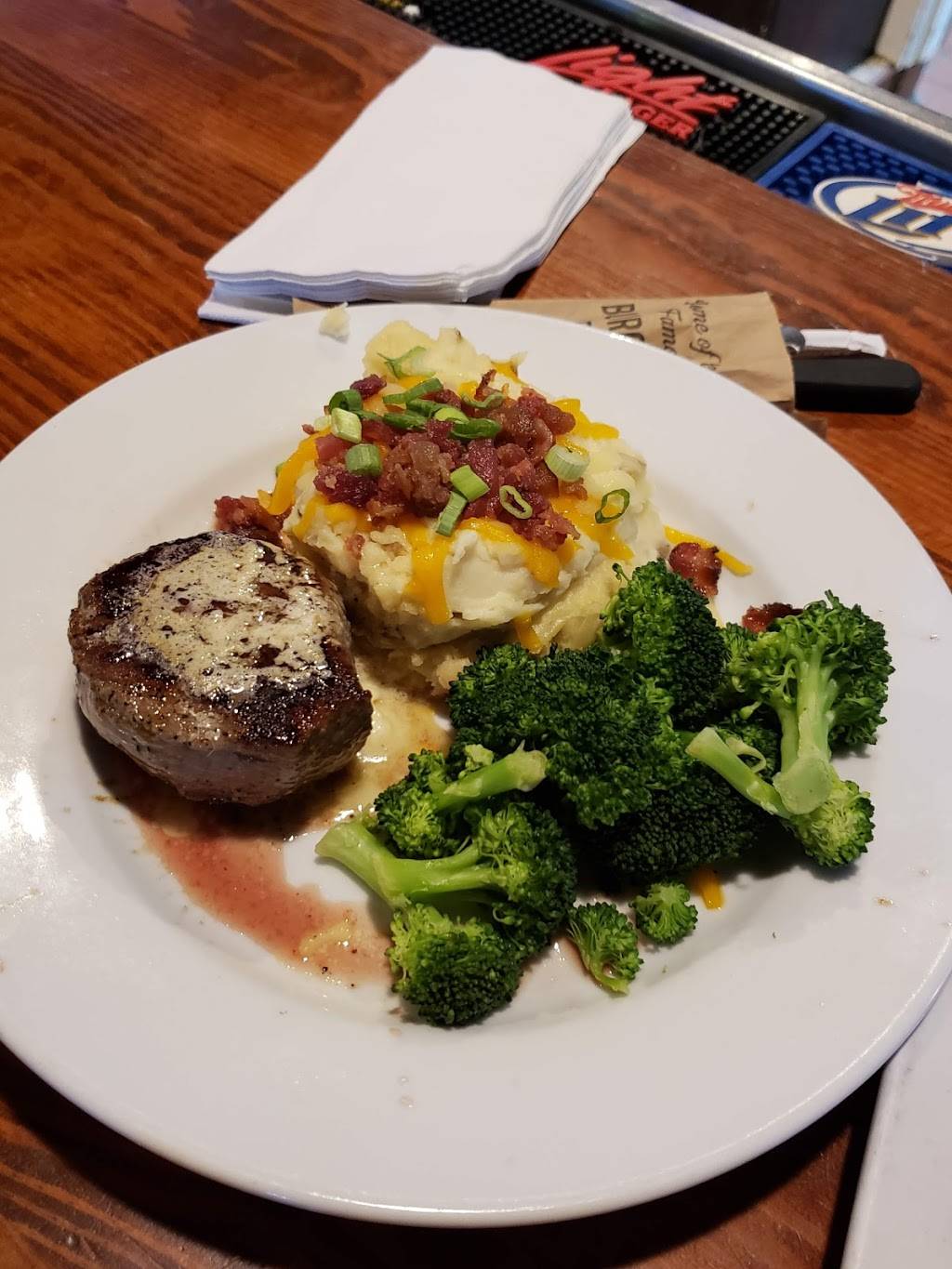 Chilis Grill & Bar | meal takeaway | 1110 Miamisburg Centerville Rd, Dayton, OH 45459, USA | 9374347117 OR +1 937-434-7117