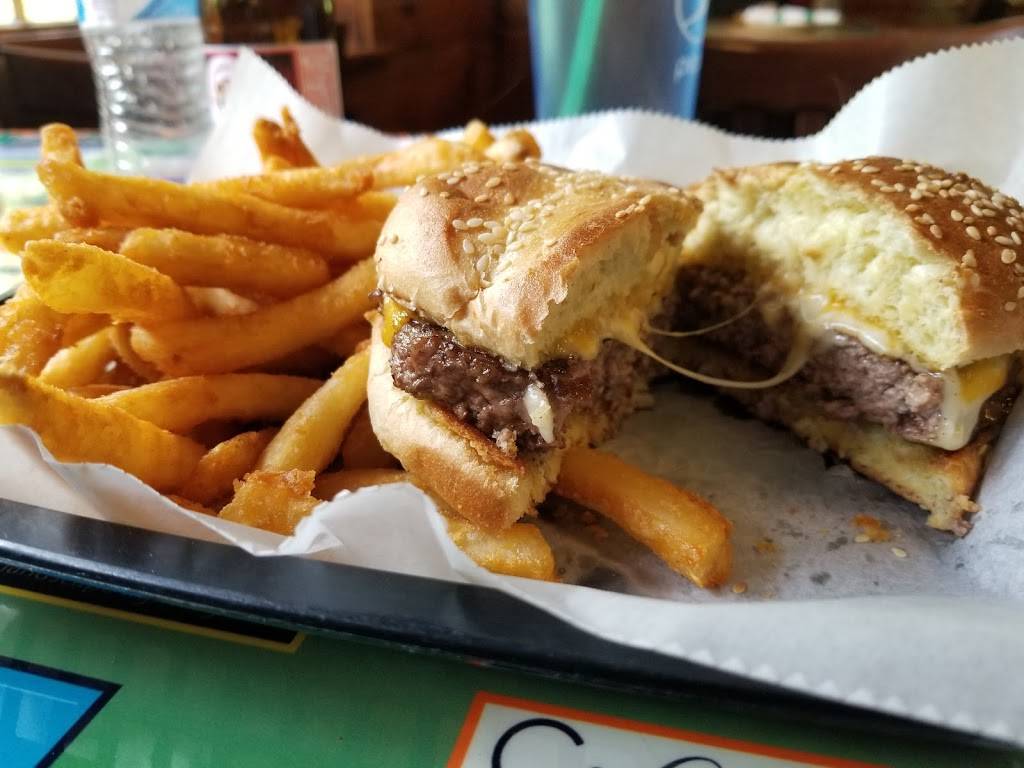 Luciosos Pub | restaurant | 6 Spring Ln, Plymouth, MA 02360, USA | 5087460056 OR +1 508-746-0056