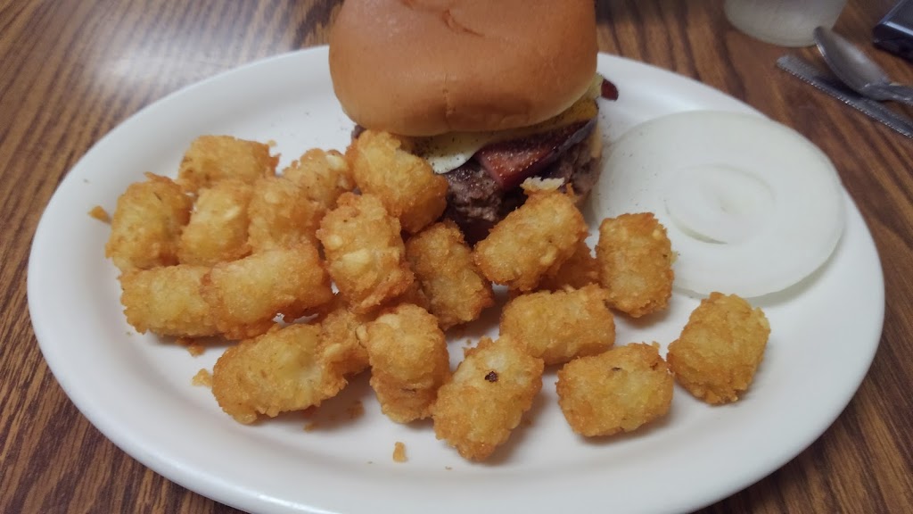 Town & Country Cafe | cafe | 410 1/2 Highway, K77, Florence, KS 66851, USA | 6208784487 OR +1 620-878-4487