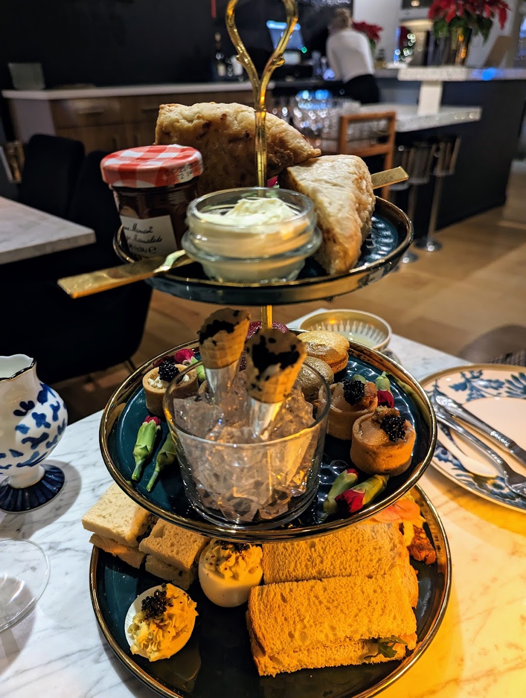 The Caviar Co. Tiburon Champagne Lounge | restaurant | 46A Main St, Tiburon, CA 94920, USA | 4158895168 OR +1 415-889-5168