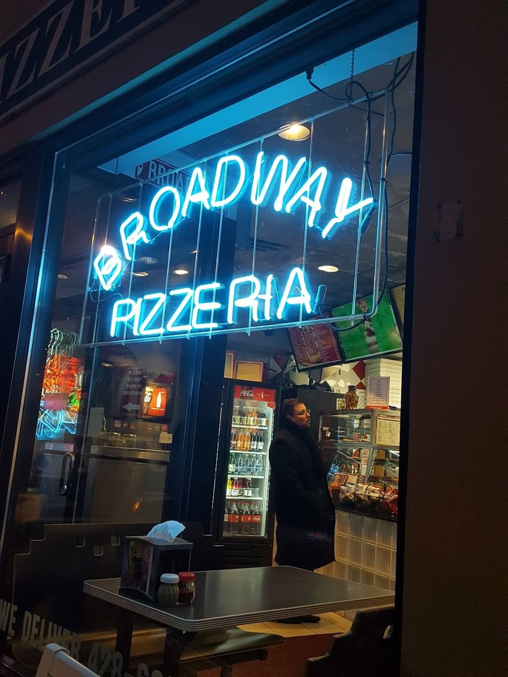 Broadway Pizzeria | restaurant | 2411, 616 N Broadway, White Plains, NY 10603, USA | 9144286218 OR +1 914-428-6218
