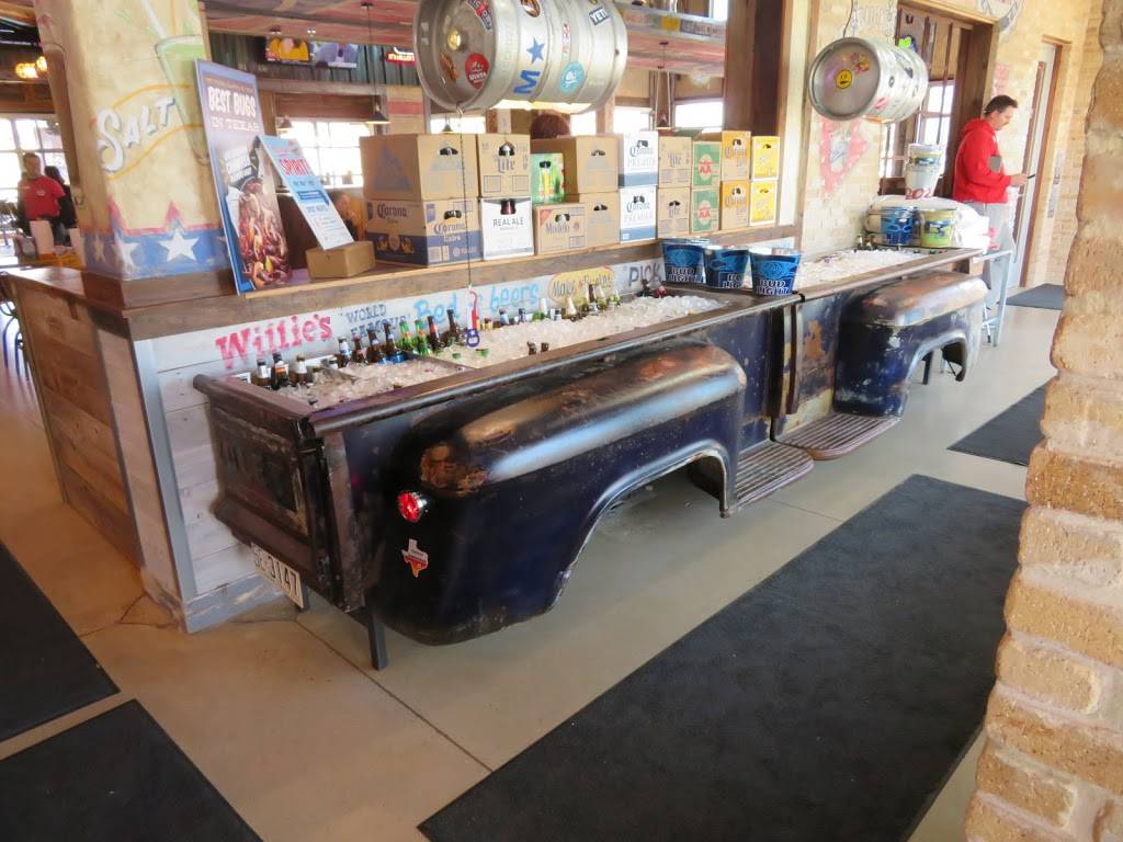 Willies Grill & Icehouse | restaurant | 1301 S IH 35 Frontage Rd, Georgetown, TX 78626, USA | 5127131313 OR +1 512-713-1313