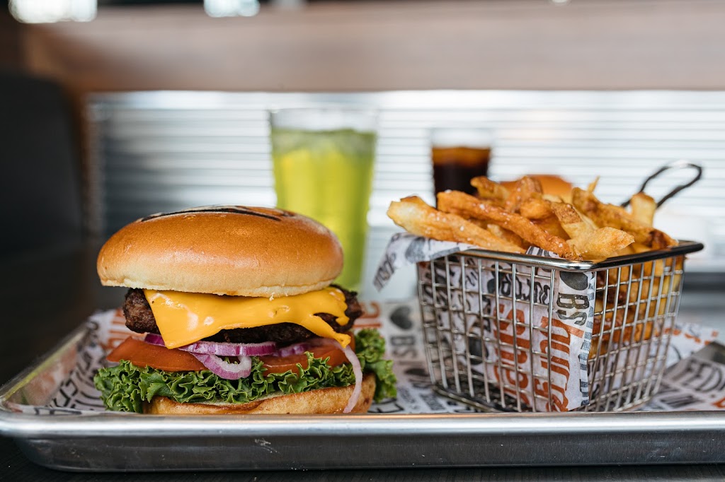 Burger Shed at Embassy Suites Olathe | restaurant | 10401 S Ridgeview Rd, Olathe, KS 66061, USA | 9133539335 OR +1 913-353-9335