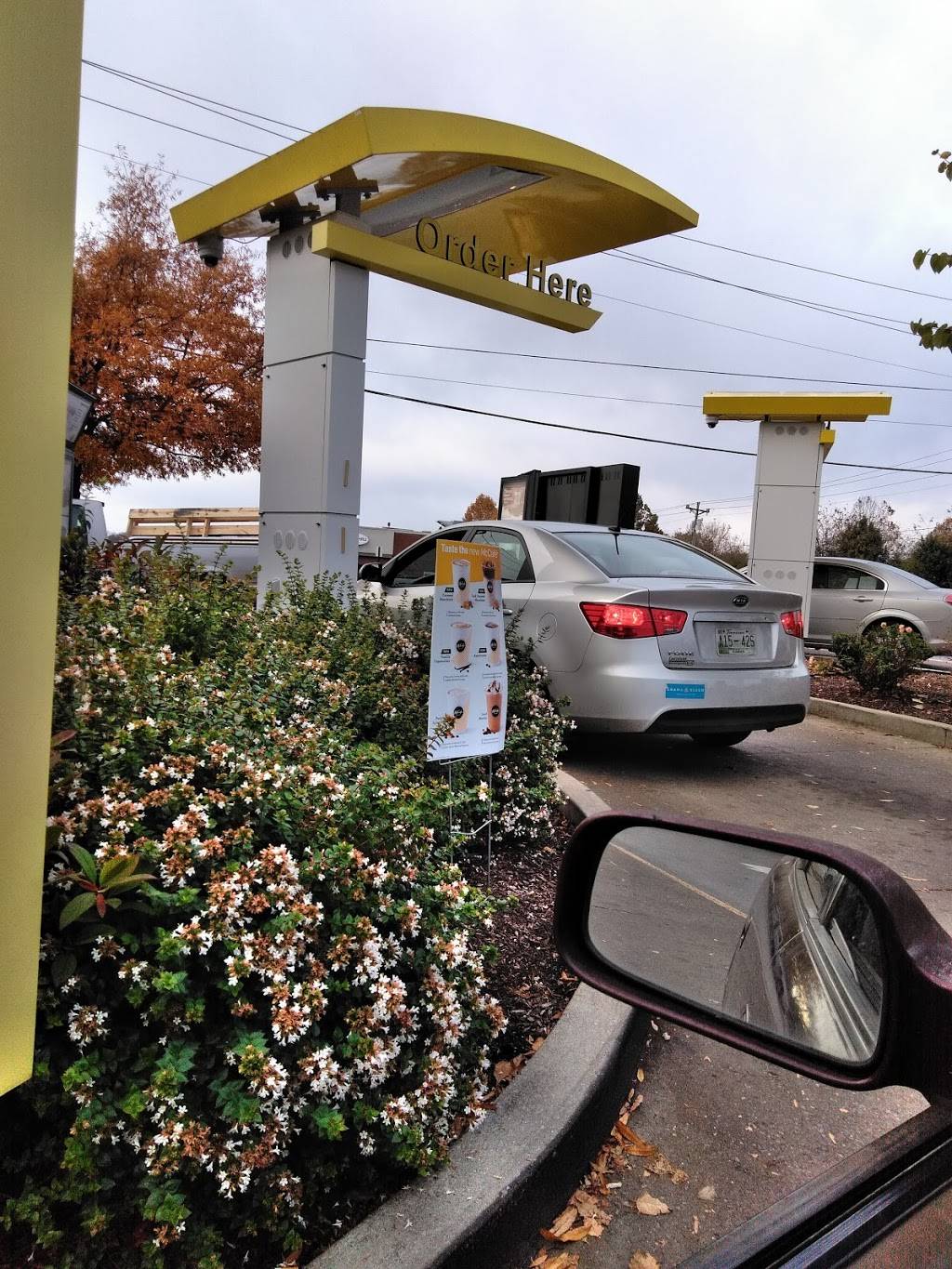 McDonalds | cafe | 305 New Shackle Island Rd, Hendersonville, TN 37075, USA | 6158227169 OR +1 615-822-7169