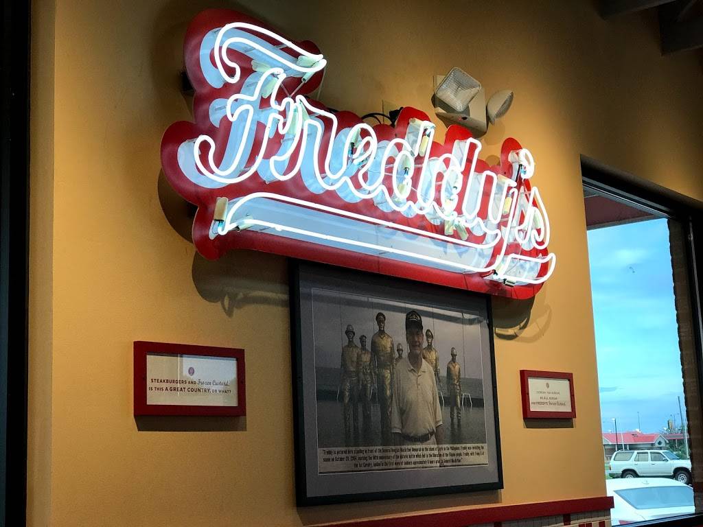 Freddys Frozen Custard & Steakburgers | restaurant | 917 Charleston Ave E, Mattoon, IL 61938, USA | 2172353820 OR +1 217-235-3820