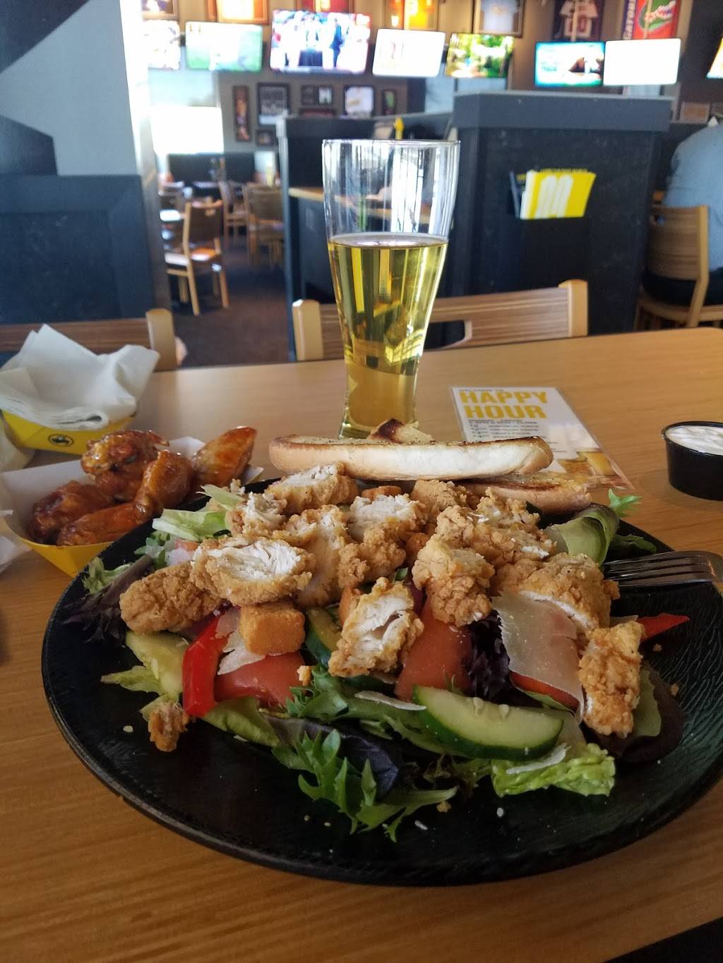 Buffalo Wild Wings | restaurant | 10607 Big Bend Rd, Riverview, FL 33579, USA | 8132349464 OR +1 813-234-9464