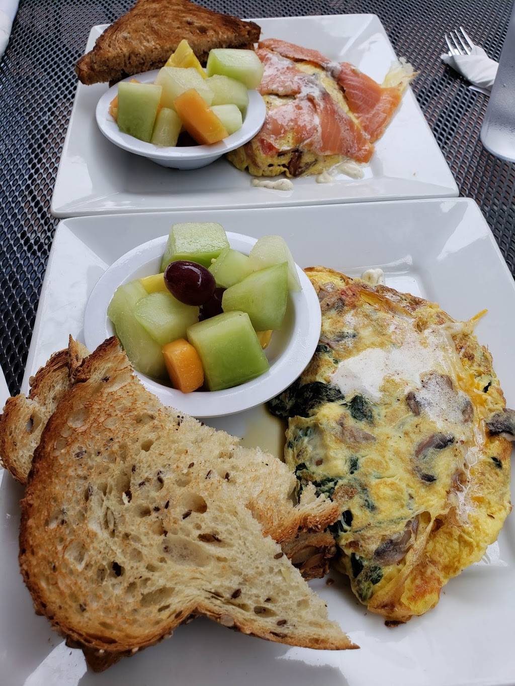 The Crema Cafe | cafe | 322 Main St, Seal Beach, CA 90740, USA | 5624932501 OR +1 562-493-2501