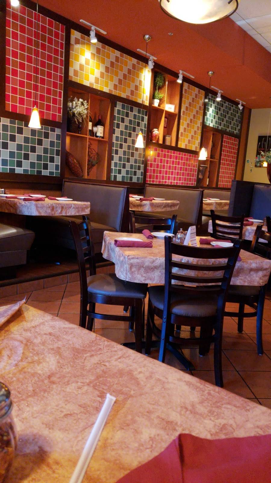 Macianos Pizza & Pasteria | restaurant | 272 E Veterans Pkwy, Yorkville, IL 60560, USA | 6308828388 OR +1 630-882-8388