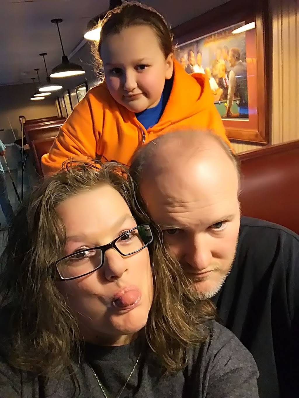 Family Billiards & Restaurant | restaurant | 166 Lantana Rd # 101, Crossville, TN 38555, USA | 9314844494 OR +1 931-484-4494