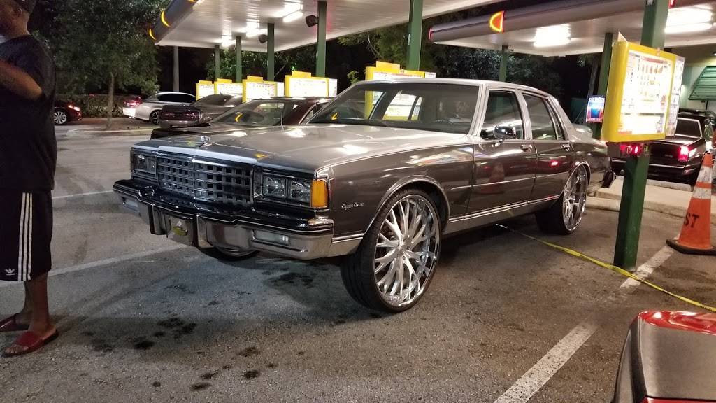 Sonic Drive-In | restaurant | 2660 NW 199th St, Miami Gardens, FL 33056, USA | 3056907065 OR +1 305-690-7065