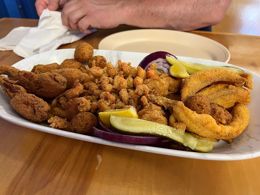 Wards Crawfish Hole | restaurant | 768 Crystal Hill Rd, Hot Springs, AR 71913, USA | 5017628456 OR +1 501-762-8456