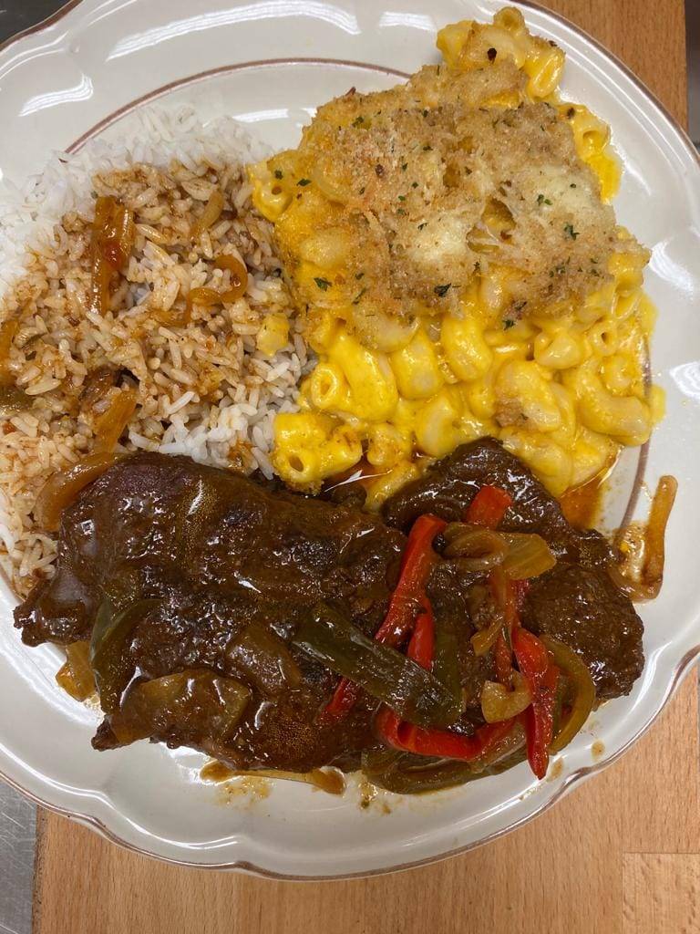 Stappa Gap Jamaican Restaurant | restaurant | 535 Union St, Springfield, MA 01109, USA | 4134553282 OR +1 413-455-3282