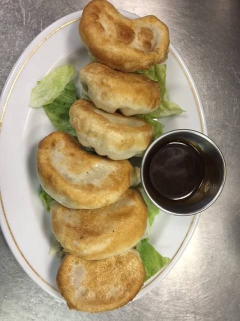 Chamling Kitchen & Bar | restaurant | 2249 Hikes Ln, Louisville, KY 40218, USA | 5024512500 OR +1 502-451-2500