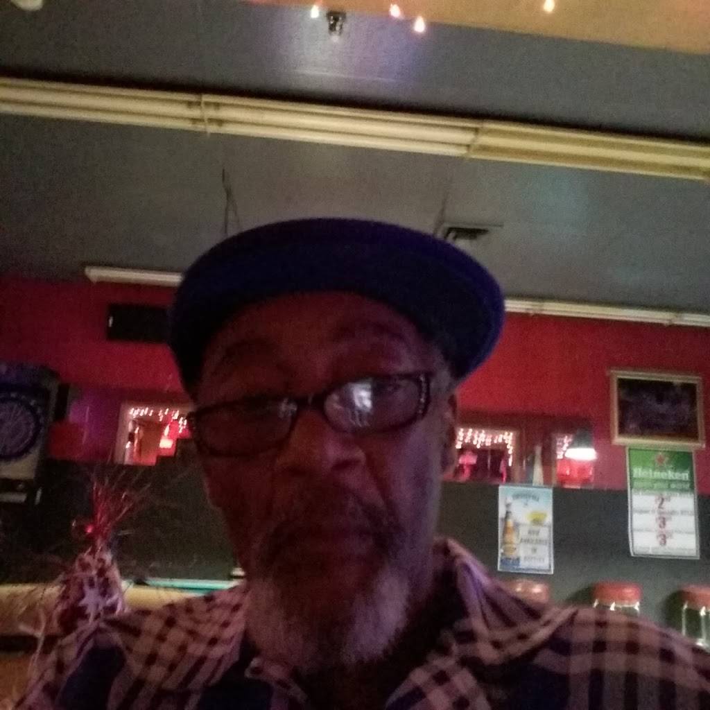 J & J Fish | restaurant | 525 University Pkwy, University Park, IL 60466, USA | 7085341195 OR +1 708-534-1195