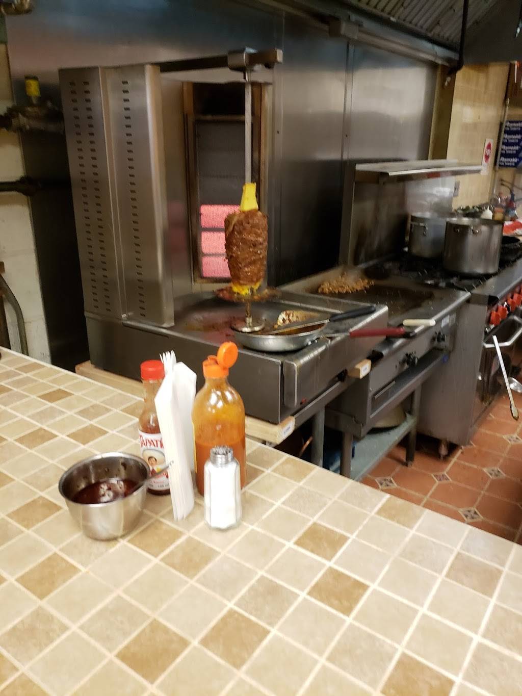 Los Jarritos | restaurant | 110 N Dupont Hwy, New Castle, DE 19720, USA | 3023221555 OR +1 302-322-1555