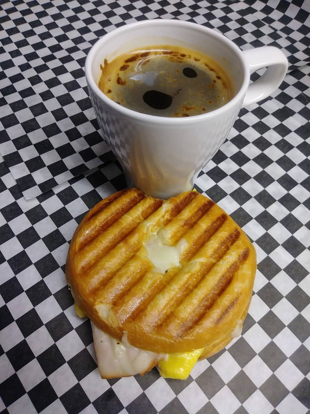 El Rancho Antojitos Salvadoreños | restaurant | 214 E Foothill Blvd, Rialto, CA 92376, USA | 9098790016 OR +1 909-879-0016