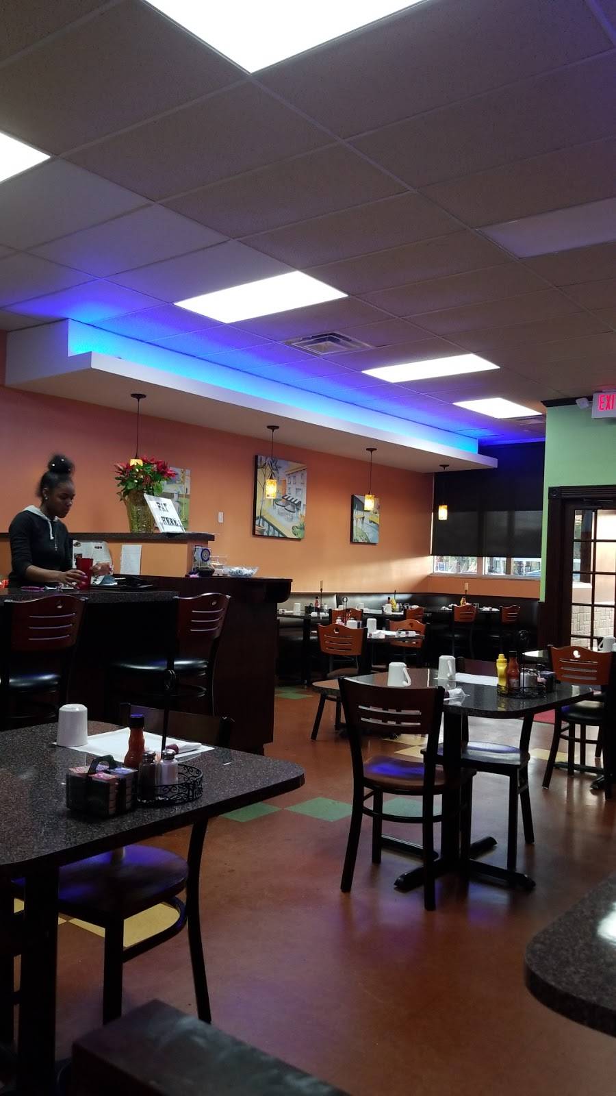Livonia breakfast club | restaurant | 17162 Farmington Rd, Livonia, MI 48152, USA | 7344694103 OR +1 734-469-4103